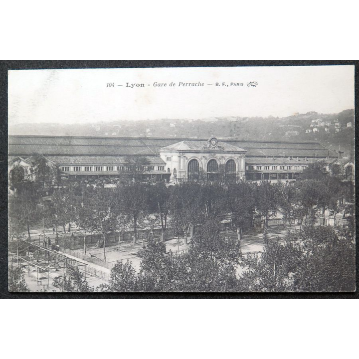 Carte postale Lyon n° 104 Gare de Perrache 1916