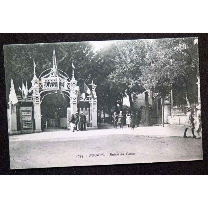 Carte postale Fouras n° 4834 Entrée du Casino 1922