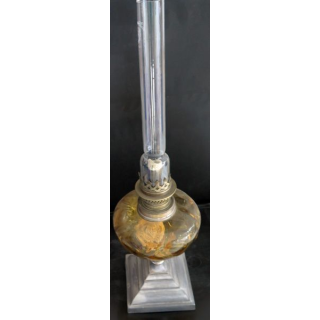 Lampe à pétrole ancienne