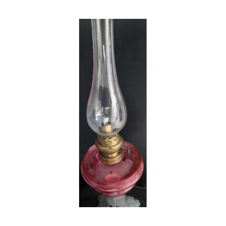 Lampe à pétrole ancienne hauteur 50 cm base 12,5 x 12,5  cm