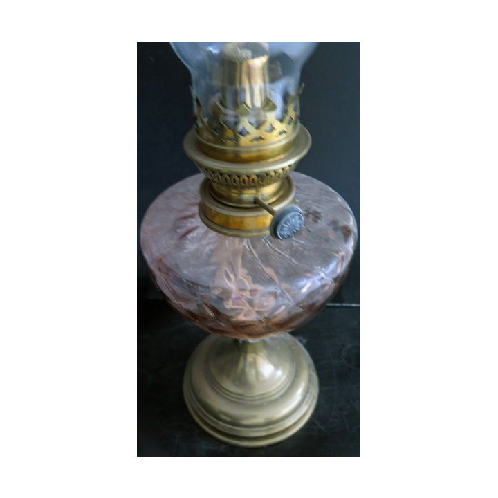 Lampe à pétrole ancienne hauteur 52 cm base 12,8  cm de diamètre