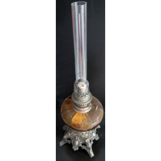 Lampe à pétrole ancienne hauteur 53 cm base 13 x 13  cm déposé n° 74