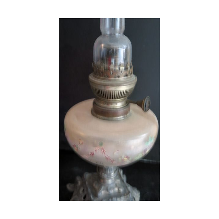 Lampe à pétrole ancienne hauteur 52 cm base 14 x 14 cm déposé n° C 70