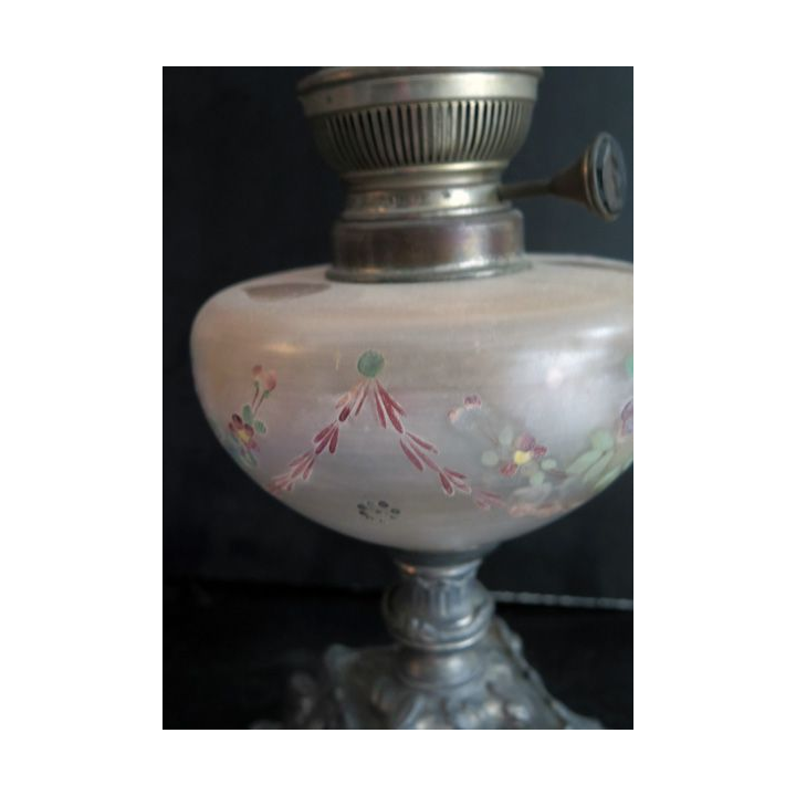 Lampe à pétrole ancienne hauteur 52 cm base 14 x 14 cm déposé n° C 70