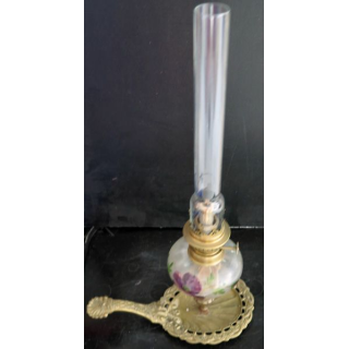 Lampe à pétrole ancienne hauteur 42 cm base 22 cm x 11 cm