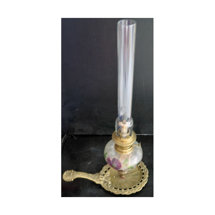 Lampe à pétrole ancienne hauteur 42 cm base 22 cm x 11 cm