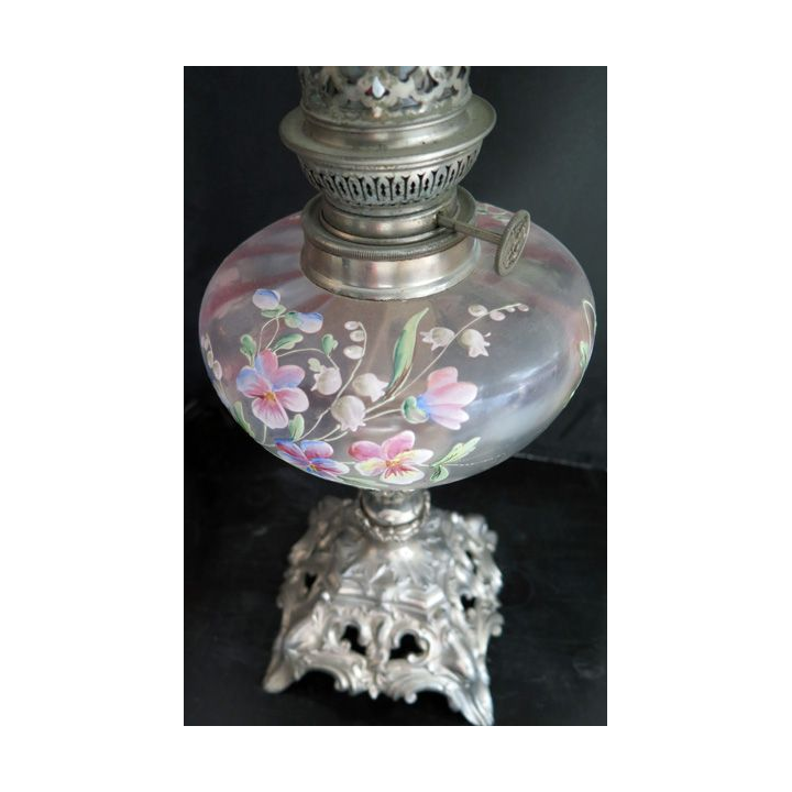 Lampe à pétrole ancienne hauteur 55 cm base 13 cm x 13 cm déposé n° 139