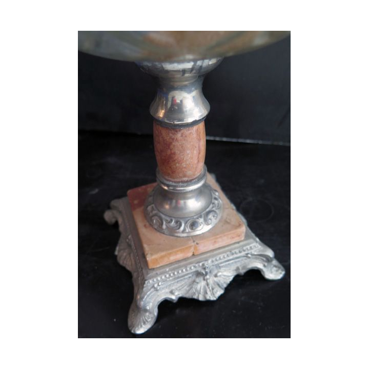 Lampe à pétrole ancienne hauteur 57 cm base 12cm x 12 cm modèle déposé