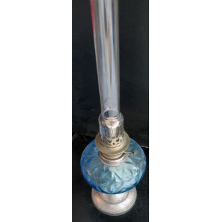 Lampe à pétrole ancienne hauteur 46 cm base 10 cm de diamètre déposé n° 107