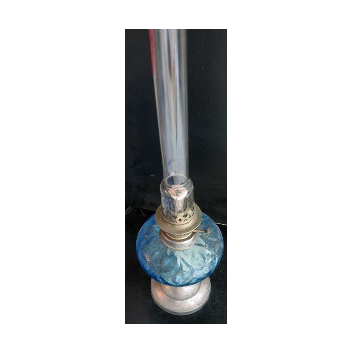 Lampe à pétrole ancienne hauteur 46 cm base 10 cm de diamètre déposé n° 107