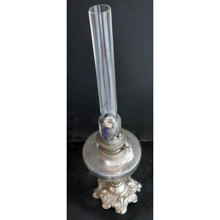 Lampe à pétrole ancienne hauteur