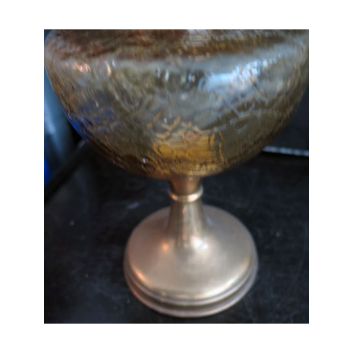 Lampe à pétrole ancienne hauteur 46 cm base 9,5 cm de diamètre déposée sous le N° 37