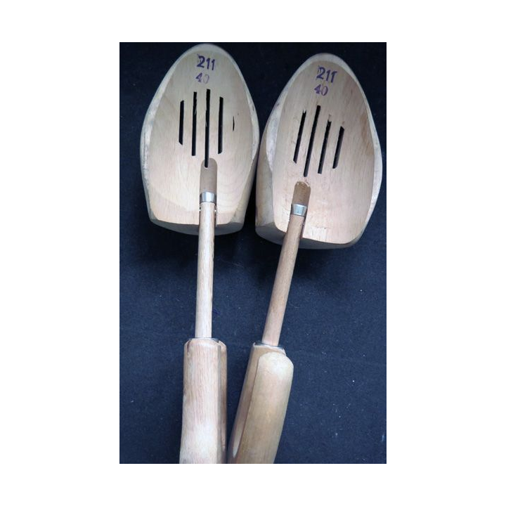embauchoirs en bois Taille 211 / 40 la paire