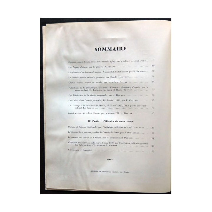 Revue historique de l'armée - 18° année N°2 - mai 1963 - insigne  Drago métal sur la couverture