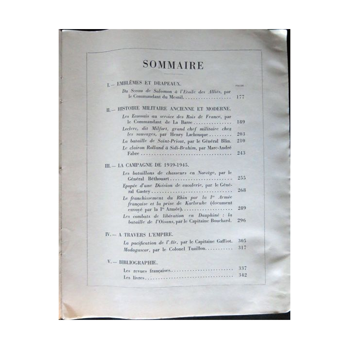 Revue historique de l'armée - 1° année N°2 - octobre 1945 avec cartes pliées à l'intérieur