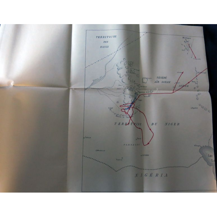 Revue historique de l'armée - 1° année N°2 - octobre 1945 avec cartes pliées à l'intérieur