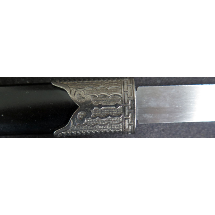 Double poignards en métal et bakélite noire longueur 33 cm 