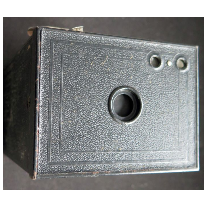 Appareil photo Brownie n° 2 made in USABY Eastman Kodak Rochester N.Y 