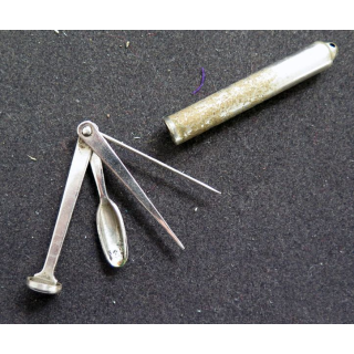 Système pour curer les pipes dans un étui douille de 6,2 cm de longueur