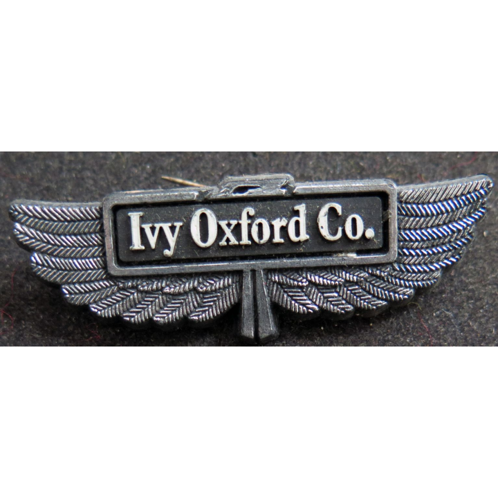 Insigne Ivy Oxford Co en plastique