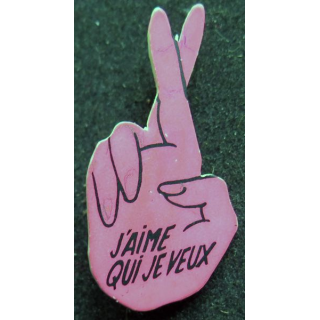 Badge plastique J'Aime qui je veux hauteur 4,6 cm