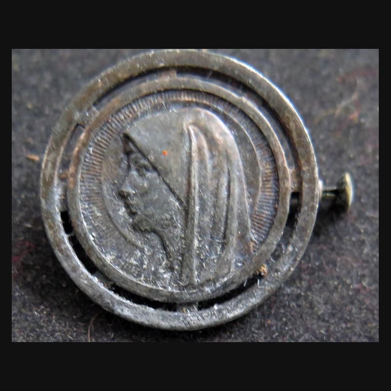 ANCIENNE BROCHE VIERGE à l'enfant Métal Argenté 28 mm EUR 28,00