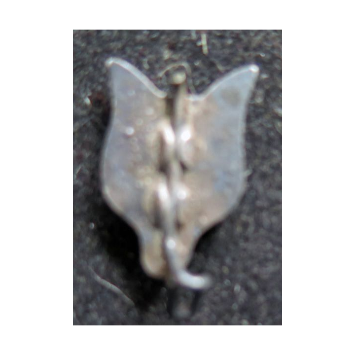 insigne scout  de louveteau en métal hauteur 1,5 cm (épingle coupée)