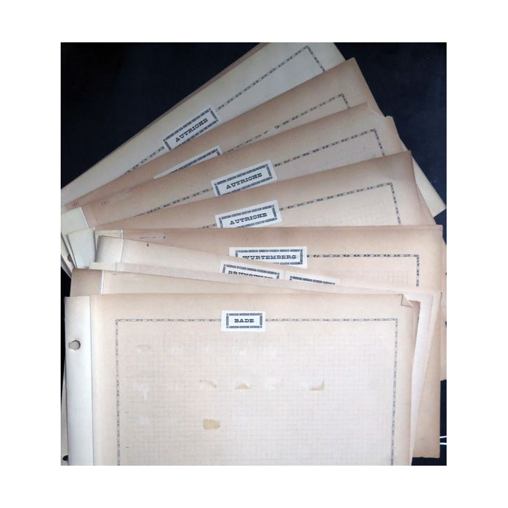 Plus de 50 feuilles dont 35 neuves 21 x 30 cm de vieux classeurs de timbres poste
