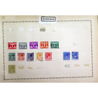 feuille de 13 timbres du Pays-Bas oblitérés sur charnière année 1900 - 1940