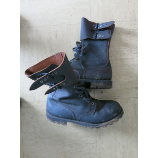 Paire de Rangers en cuir occasion BE de taille 43 armée française