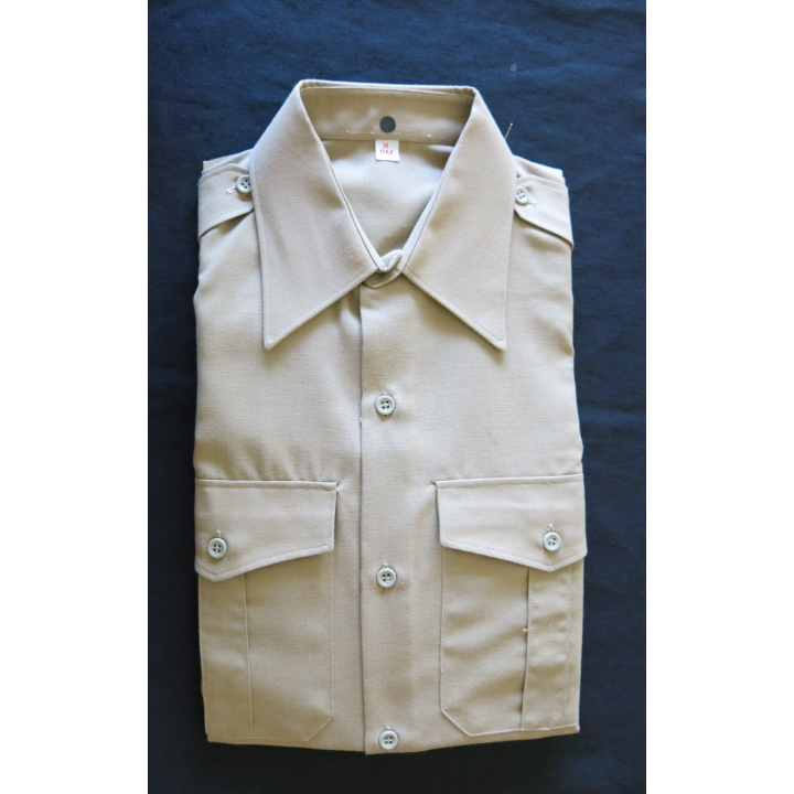 Chemise beige armée de terre paquetage année 1975 taille 38 PM neuve
