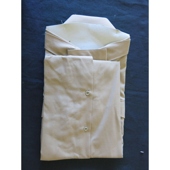 Chemise beige armée de terre paquetage année 1975 taille 38 PM neuve
