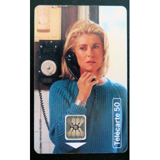 Carte téléphonique télécarte 50 Téléphone et cinéma Catherine Deneuve