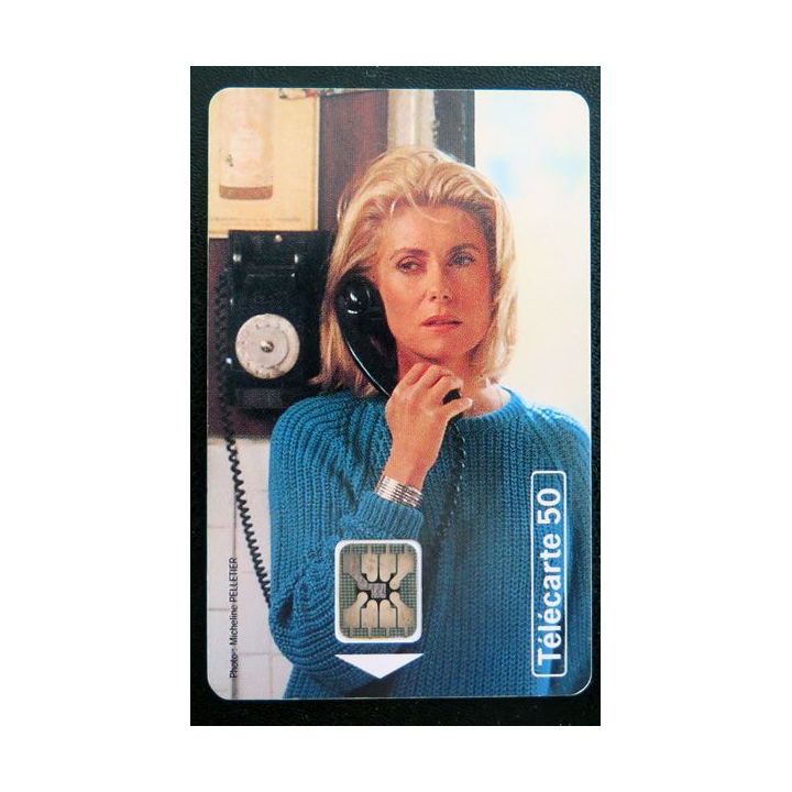 Carte téléphonique télécarte 50 Téléphone et cinéma Catherine Deneuve