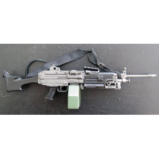 Machine gun M 60 US avec chargeur sol 1/6° 