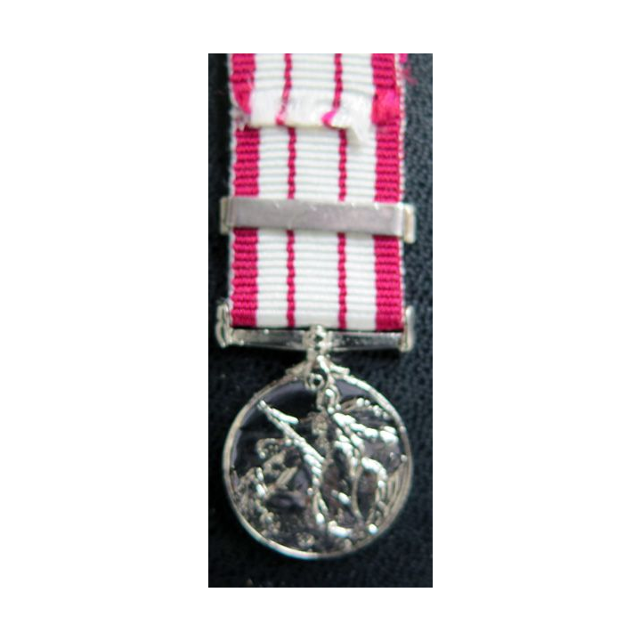 GRANDE BRETAGNE : médaille miniature Naval General service medal 1915 avec l'agrafe Yangtze 1949