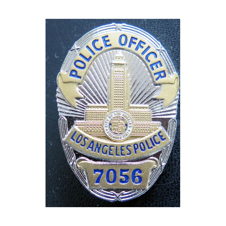 POLICE : insigne métallique d'officier de Police de Los Angeles n° 7056