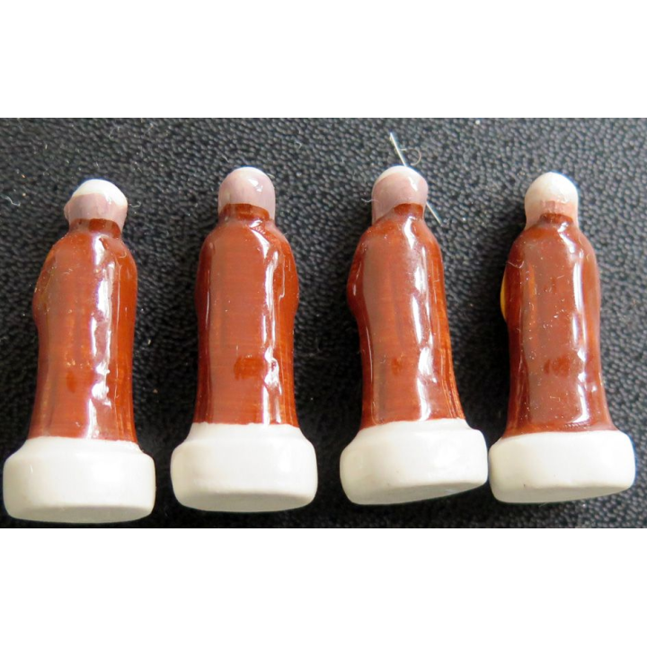 4 fèves santons de Provence identiques