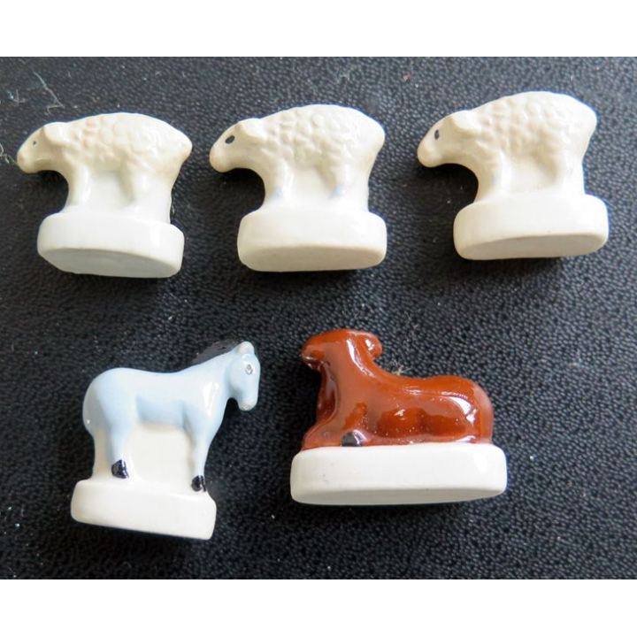5 fèves santons de Provence 3 moutons, 1 âne et 1 boeuf
