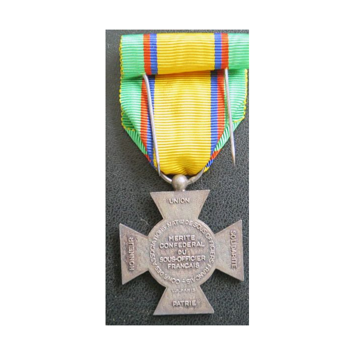 FRANCE : Médaille du Mérite confédéral du sous-officier français (modèle argenté)