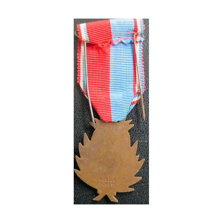 FRANCE : médaille de la confédération musicale de France Moret Paris bronze