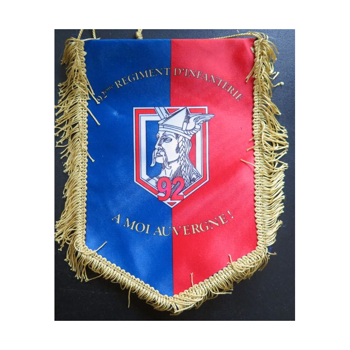 Fanion 22 x 15 cm du 92° régiment d'infanterie A moi Auvergne