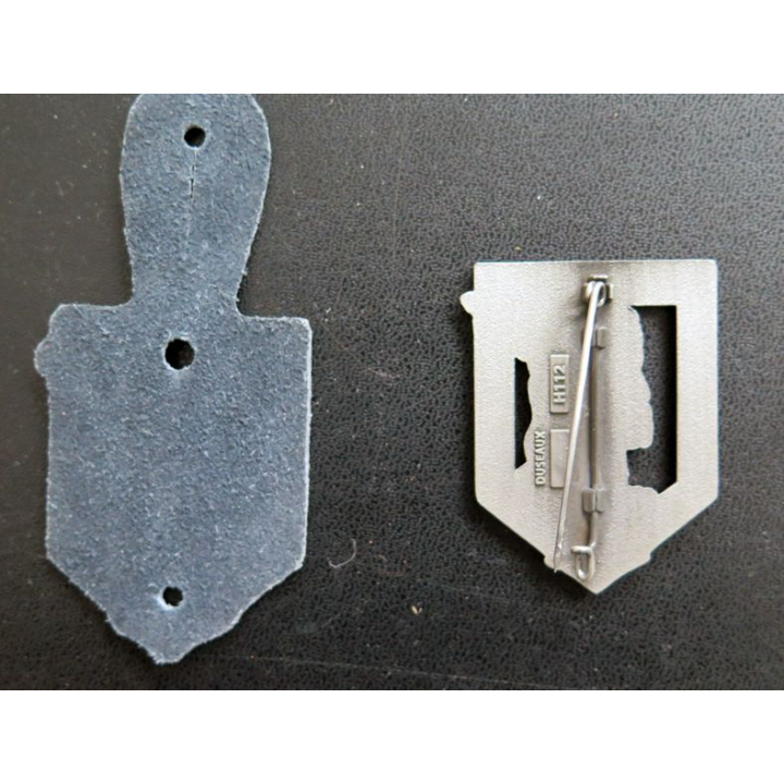 92° RI : insigne du 92° régiment d'infanterie Duseaux H. 112