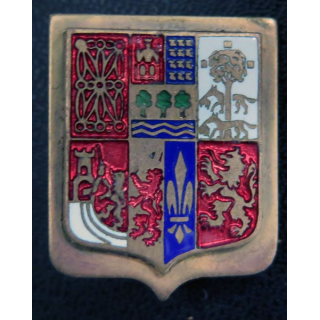 Blason émaillé Basque 3 x 2,4 cm sur plaque de cuivre poinçonnée