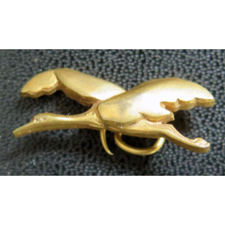 Insigne en métal embouti d'une cigogne escadrille ? 3 cm de largeur