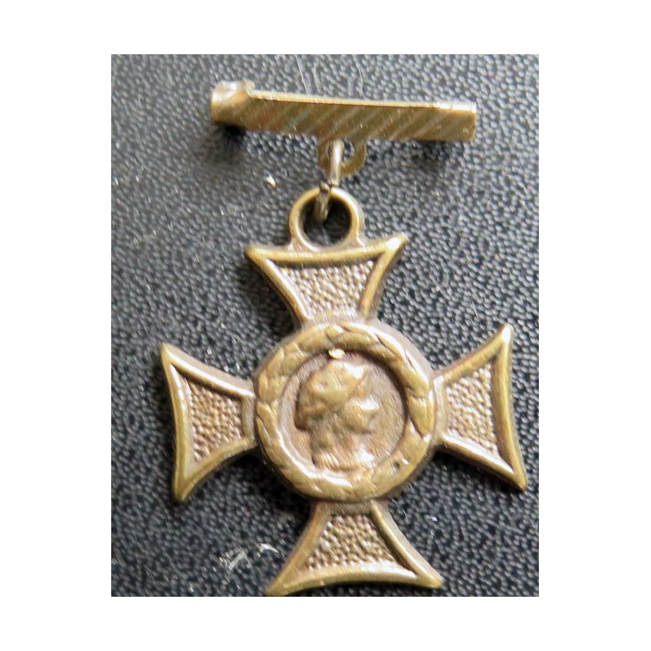 FRANCE : médaille de classe de bon élève ?