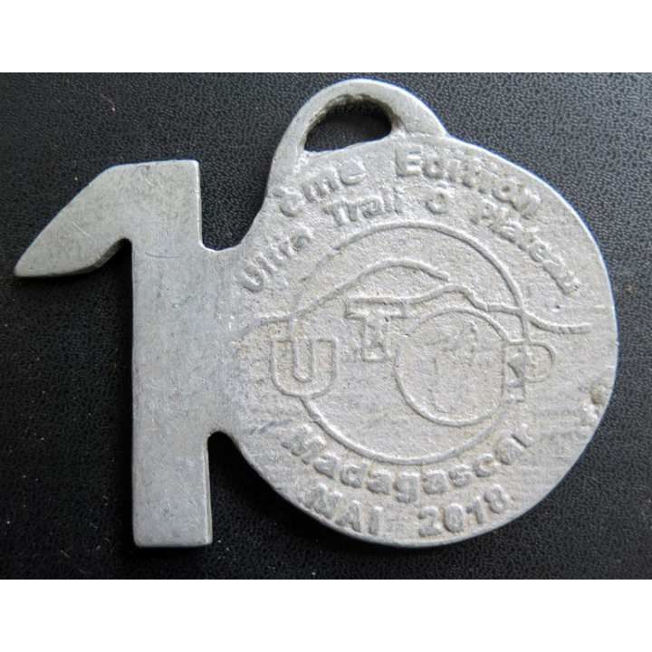 MADAGASCAR : médaille de la 10° édition Ultra trail à Plateau Madagascar mai 2018