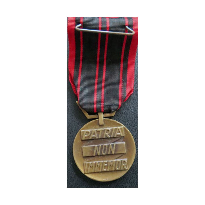 FRANCE : Médaille de la résistance en bronze mat avec poinçons