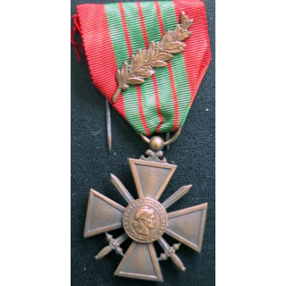 FRANCE : Croix de guerre 1939-1940 avec un ruban non conforme