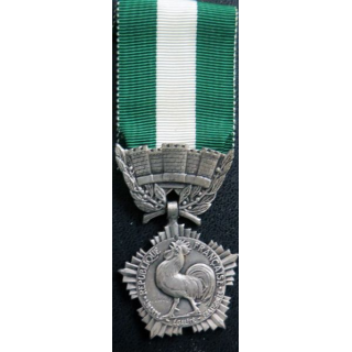 FRANCE : médaille des collectivités locales en bronze argenté petit module signée Crouzat